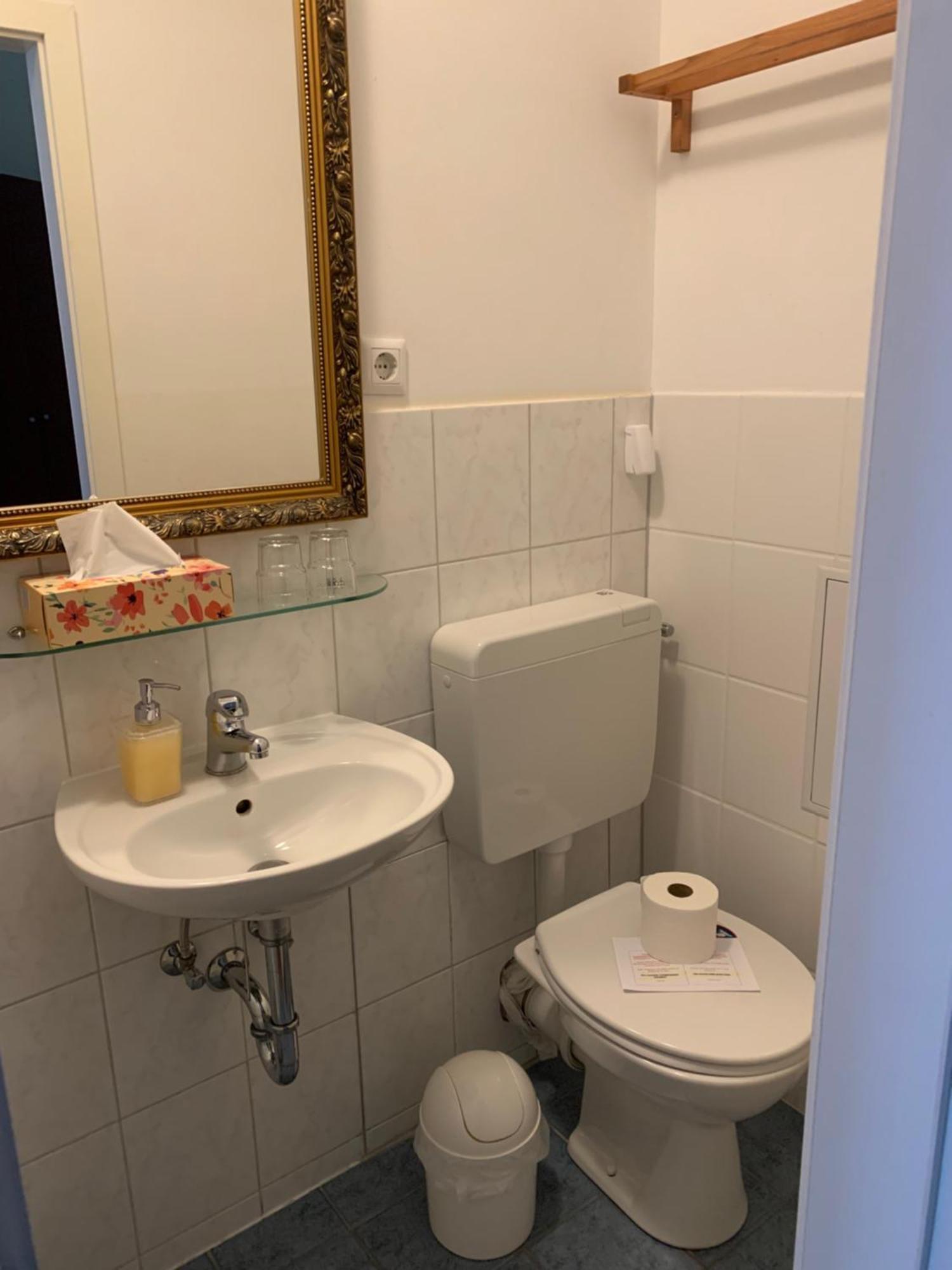 Hotel Pension Senta Berlin Eksteriør billede